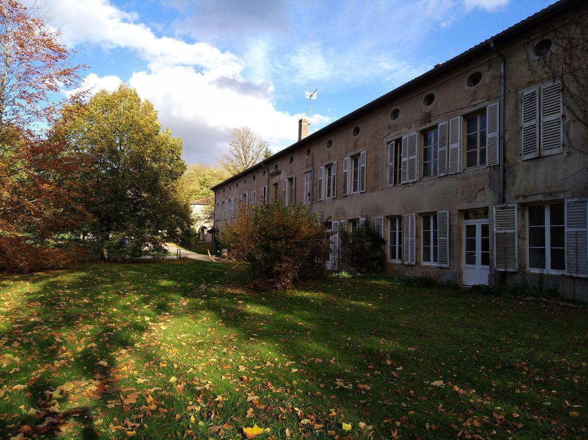 Lodge Hotel De Sommedieue Verdun Exterior foto
